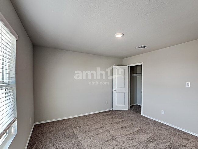 Building Photo - 10410 Varmus Dr