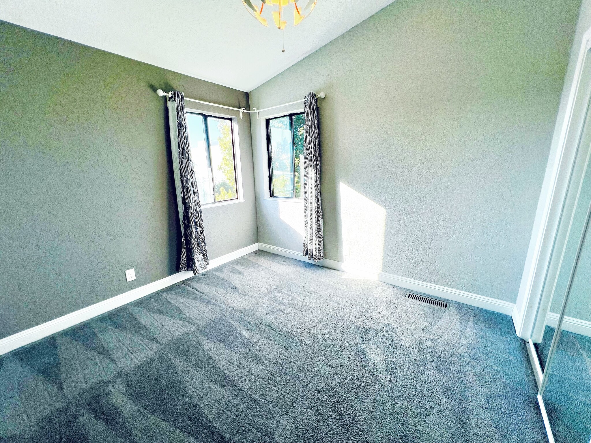 #202 - 1495 Kavanaugh Dr