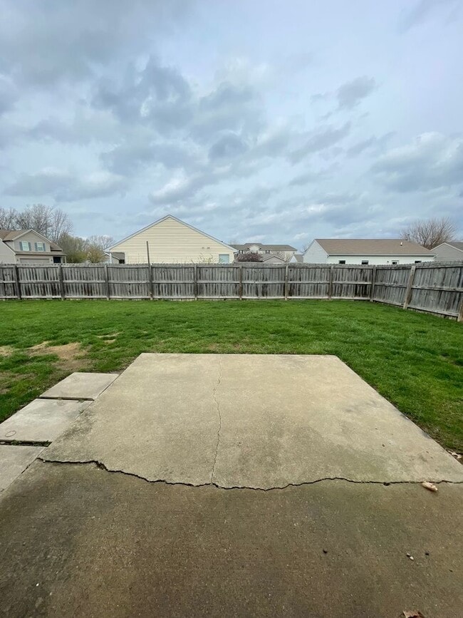 Building Photo - 3 Bedroom Single Family Home - Burnett Creek School District