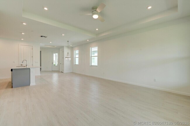 Building Photo - 12712 SW Eleanor Dr