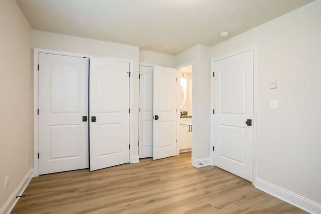 Building Photo - 249 Stribling Ave