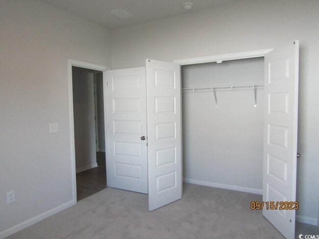 Building Photo - 905 Vernal Pl