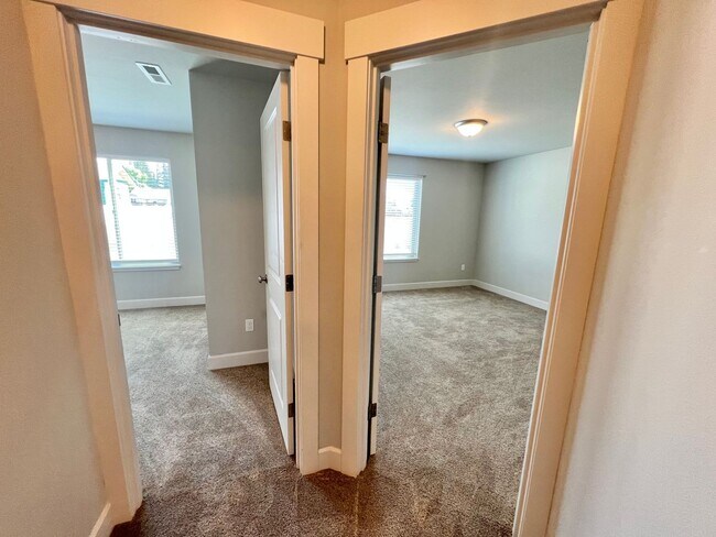 Building Photo - Modern 4 Bedroom Rambler in Ellensburg