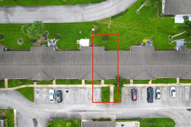 Building Photo - 2567 Dudley Dr E