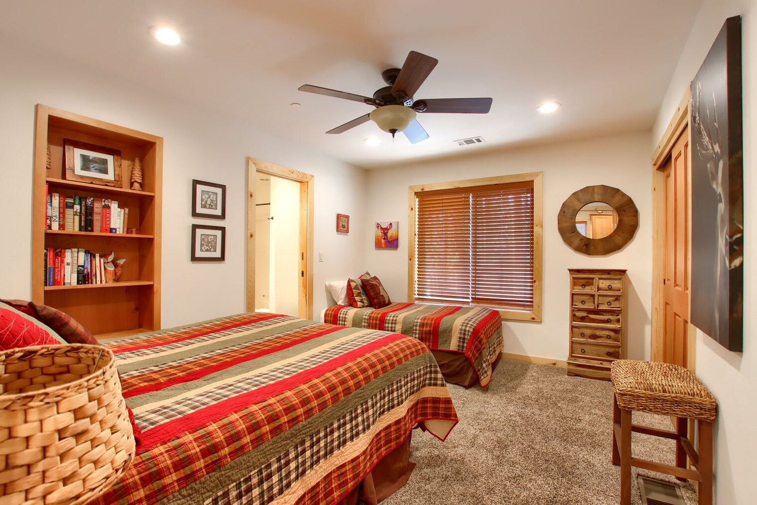 Building Photo - 8026 Larkspur Ln