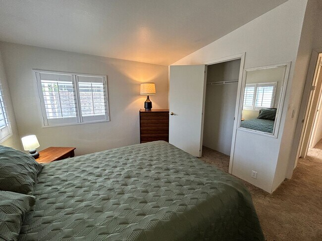 Building Photo - Charming 2-Bedroom 2-Bathroom Furnished Ma...