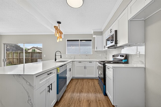 Building Photo - 12623 S Dairy Ashford Rd