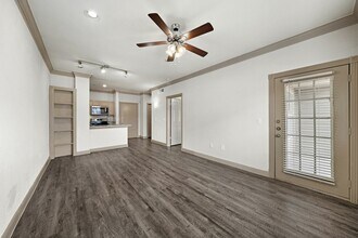 Building Photo - Move-In Specials You’ll Love!