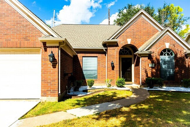 Building Photo - 16818 Benwick Dr