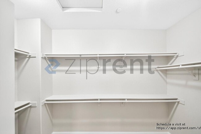 Building Photo - 5746 Brianhead Dr