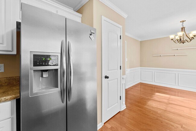 Building Photo - Grovetown home in pool community!