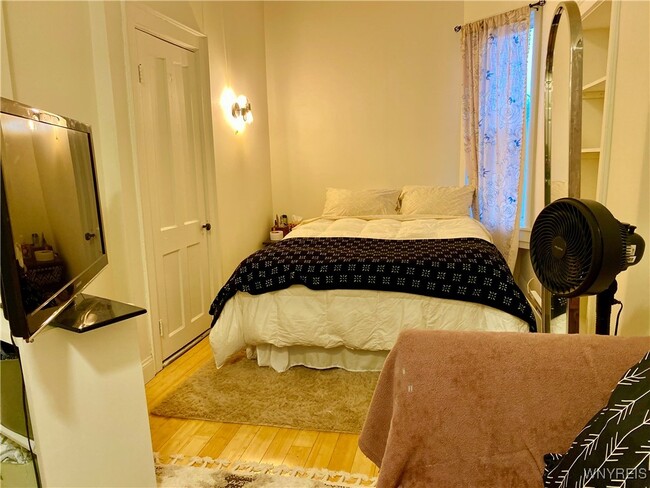 Building Photo - 286 Ashland Ave