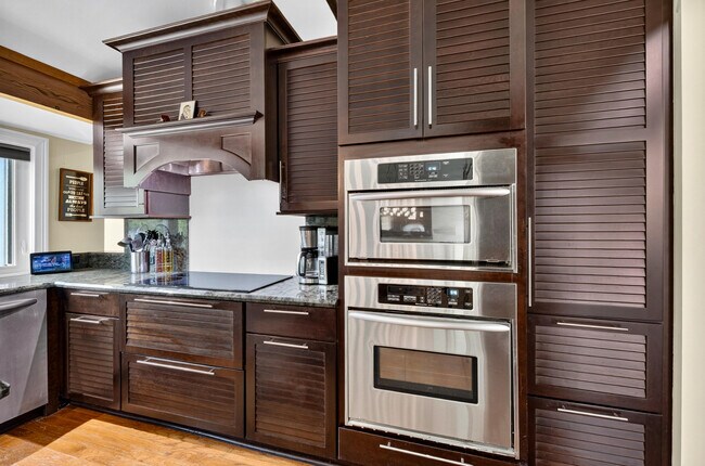 Building Photo - 13074 La Mirada Cir