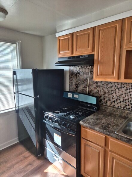 Building Photo - 6330 Gardenia St