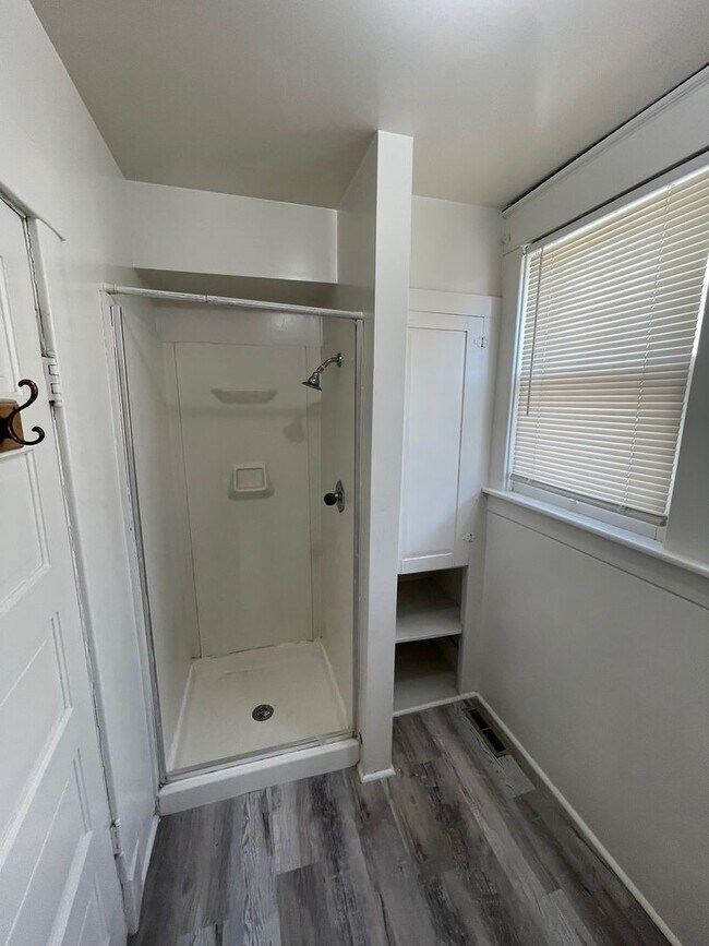 Building Photo - (1532 9th Ave)