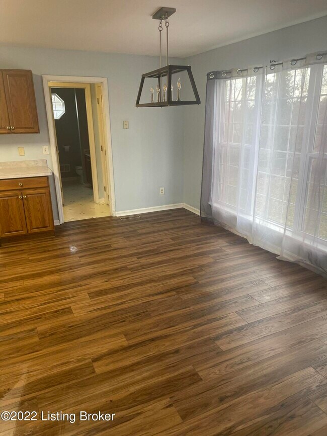 Building Photo - 6300 Camden Ct