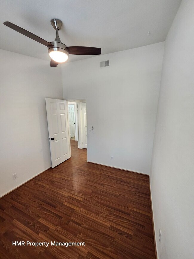 Building Photo - Coming Soon: 2beds/2bath Condo near Victoria Gardens!