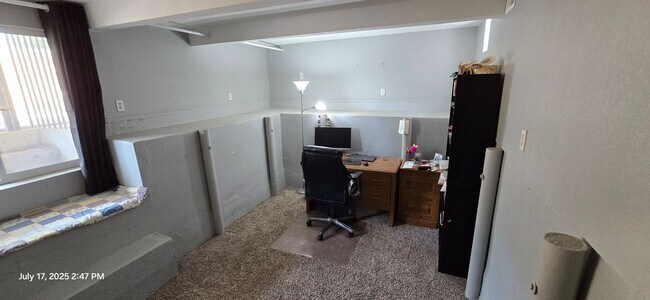 Building Photo - 2051 Rancho Dr