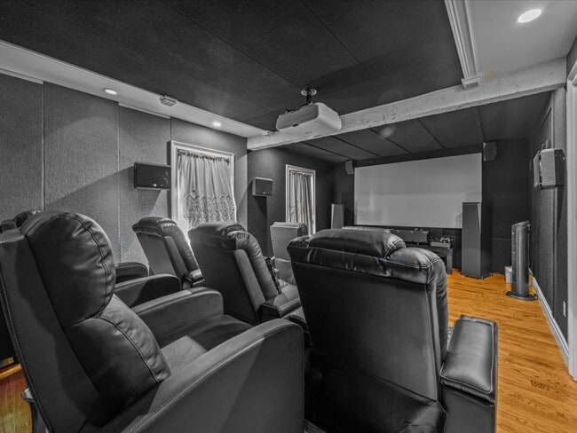 Building Photo - 217 Huntington Rd