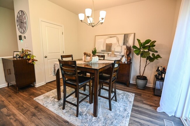 Building Photo - Odenton Townhouse