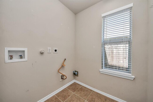 Building Photo - 2718 Swift Fox Corner