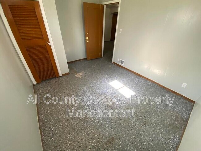 Building Photo - 1159 N 10th St