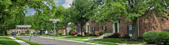 Building Photo - Carriage House