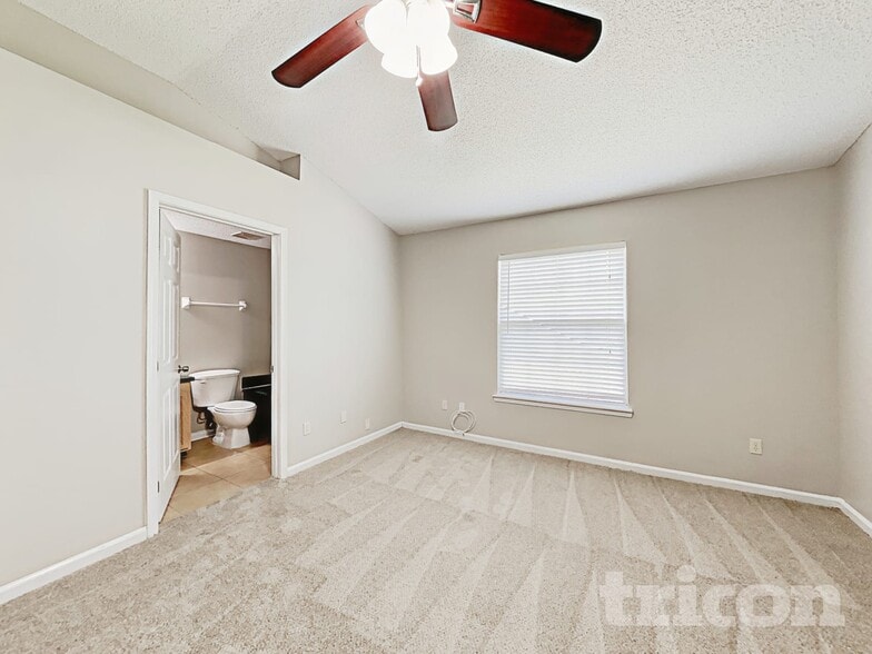 Building Photo - 522 Jimbay Dr