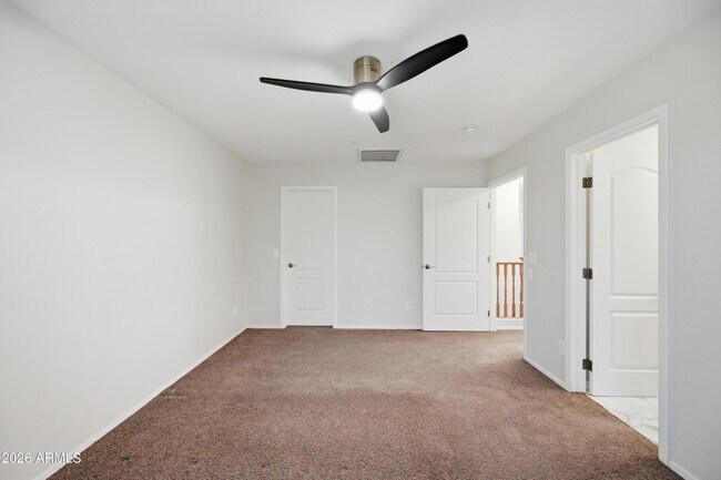 Building Photo - 2250 E Wayland Dr