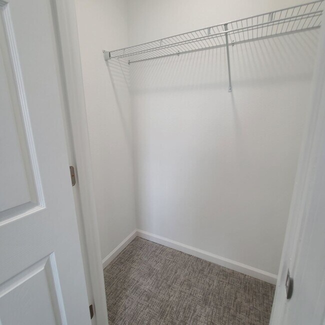 Building Photo - 407 E Doxey St
