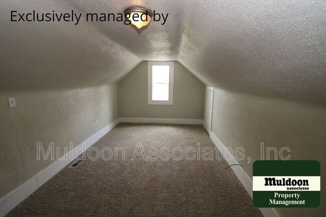 Building Photo - 806 E Abriendo Ave