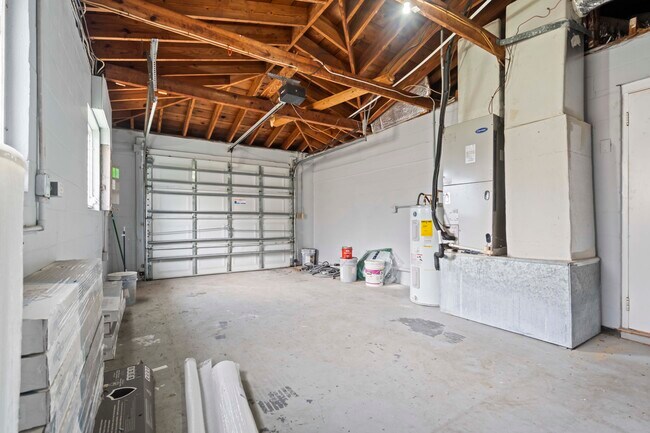 Building Photo - 2192 Belmar Dr