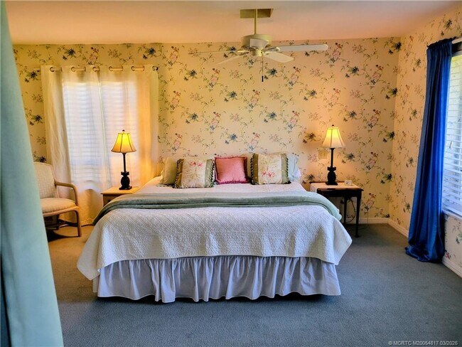 Building Photo - 3543 SE Fairway E