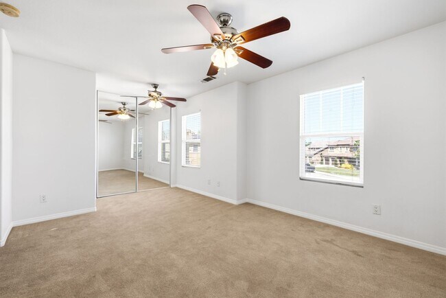 Building Photo - 4 bedrooms / 3 bathroom OPEN floor plan HOUSE for rent in LANCASTER