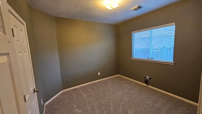 Building Photo - 5750 Ranch Prairie Tr