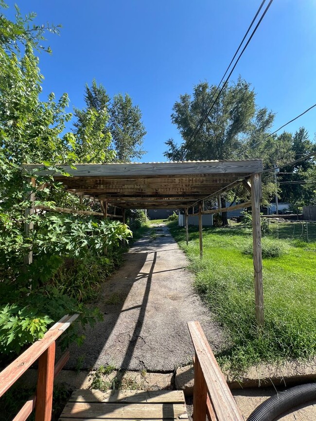 Building Photo - Charming 2 Bedroom In Little Italy Near Old Market and Downtown!!