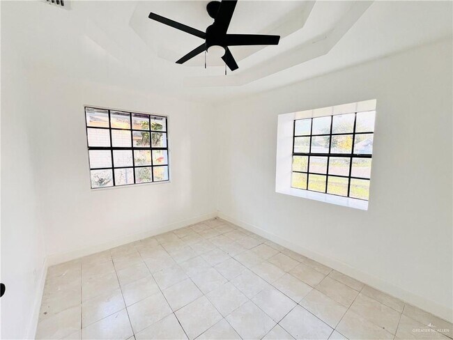 Building Photo - 15 Tierra Linda Cir W