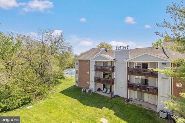 Building Photo - 209 Water Fountain Ct