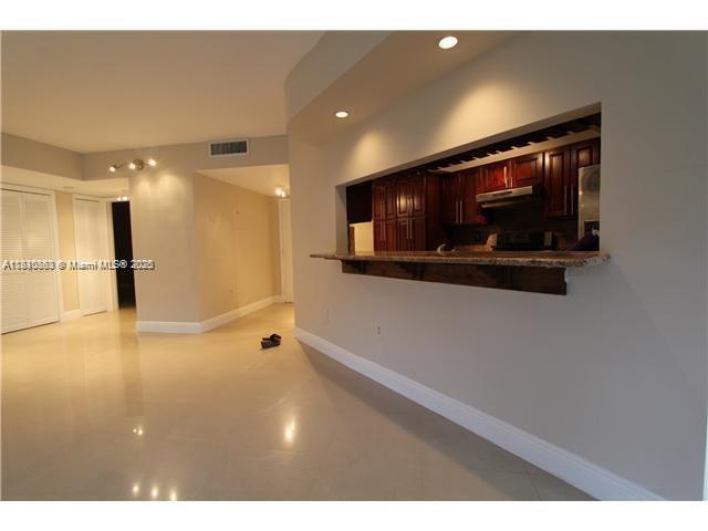 Building Photo - 21075 NE 34th Ave