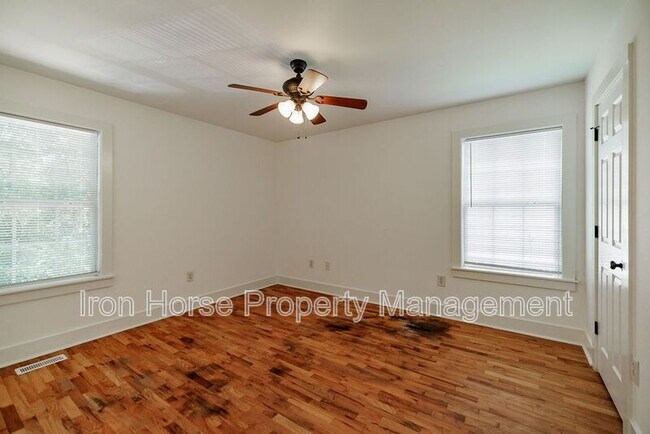 Building Photo - 205 Third Street