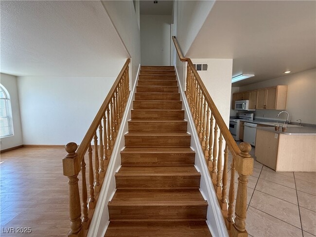 Building Photo - 9639 Silver City Dr