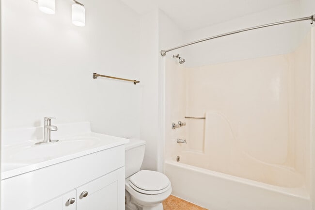 Building Photo - 3608 Teakwood Dr