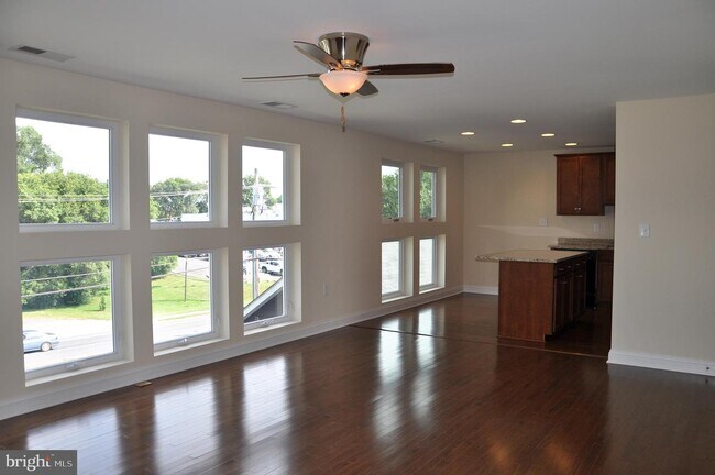 Primary Photo - 2045 Valley Ave