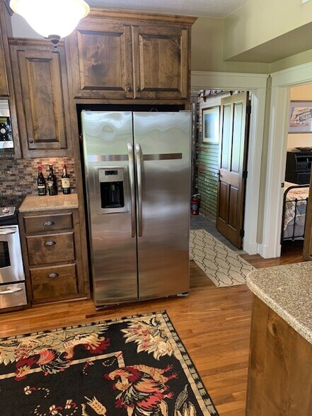 Building Photo - 3381 Sartain Rd