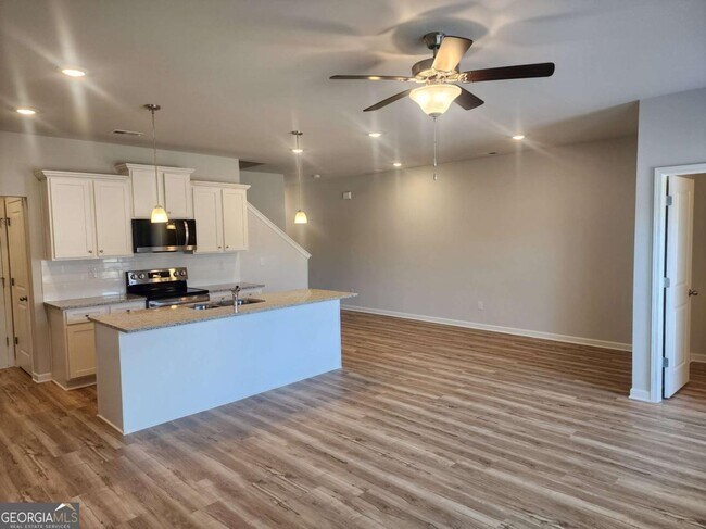 Building Photo - 832 Cygnet Ln