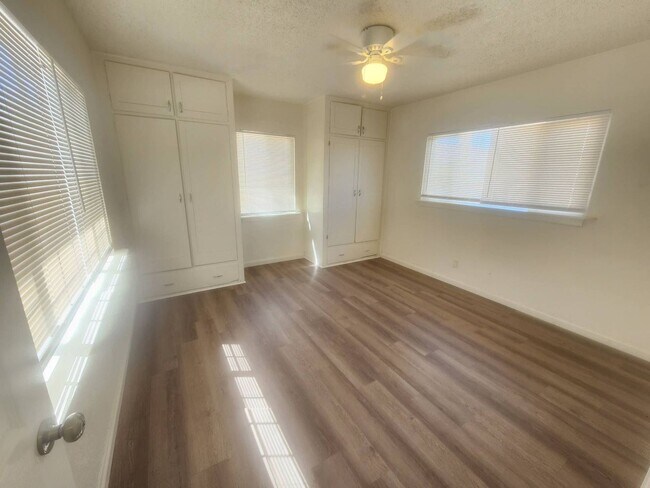 Building Photo - 74414 Cottonwood Dr