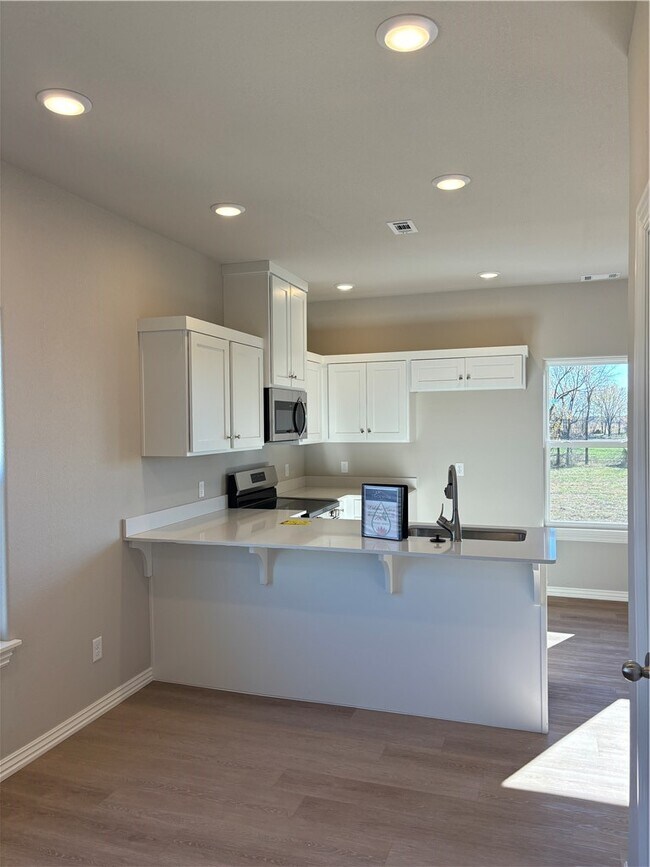 Building Photo - 1303 SW Poigai Wy