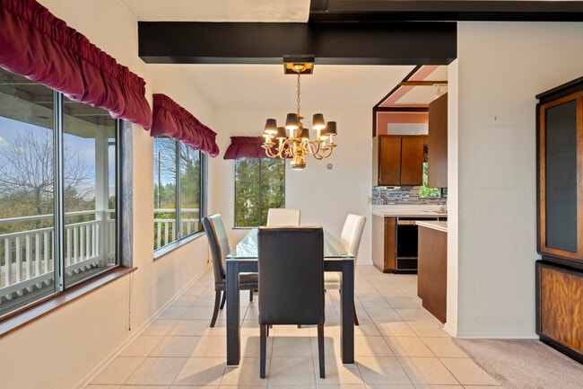 Building Photo - 414 E 32nd St