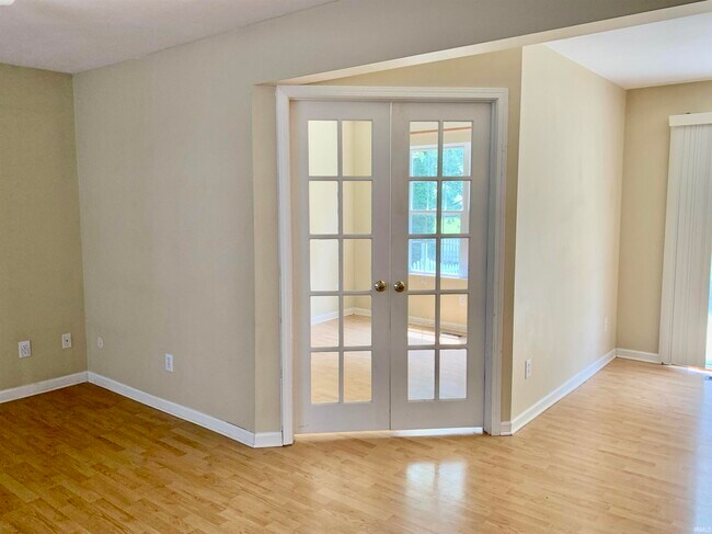 Building Photo - 3882 Claybridge Dr