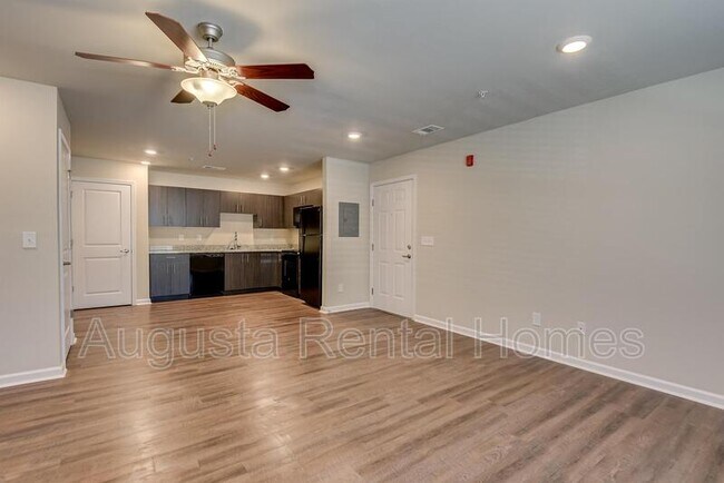 Building Photo - 2509 Otter Run